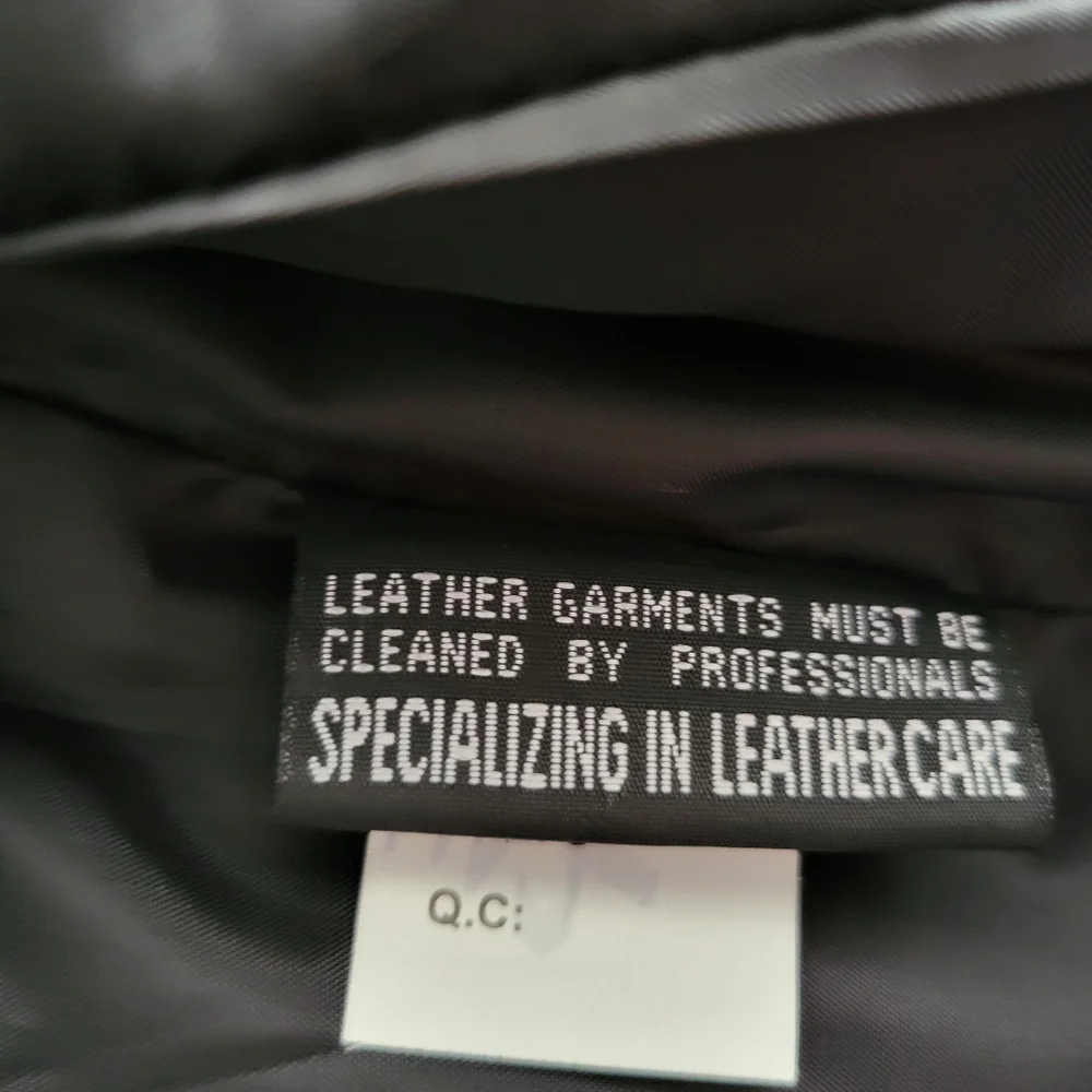 First Classic Women's Black Leather Vest Small - Picture 9 of 10